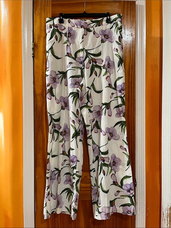 Fashion to Figure Pants - Gabriel Union White Floral Wide-Leg Lavender Blooms Pants 0